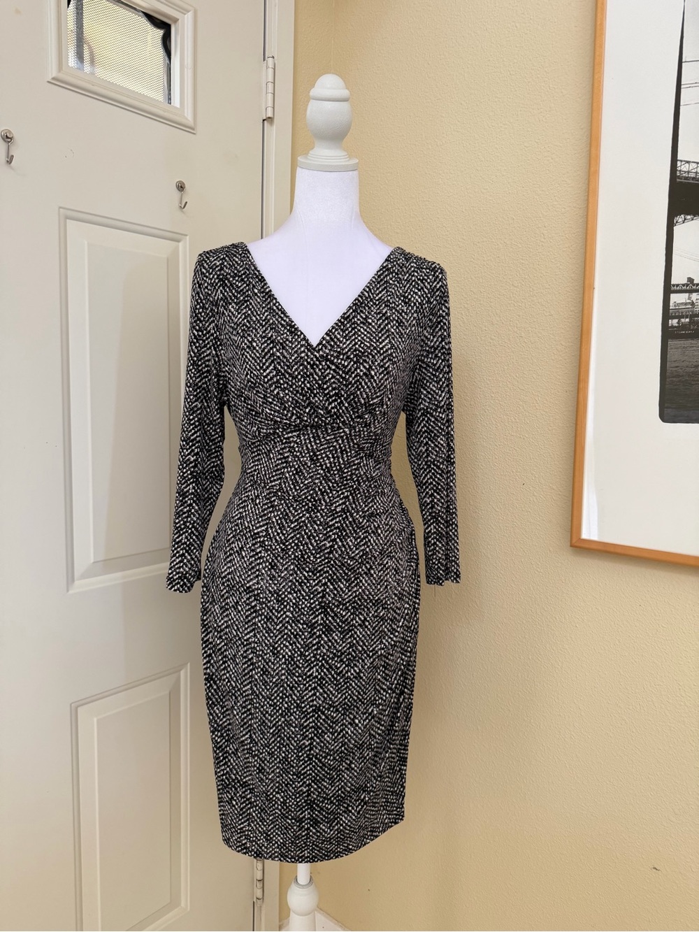 Ralph Lauren Black & White V-Neck Midi Sheath Dress Size 12 Petite